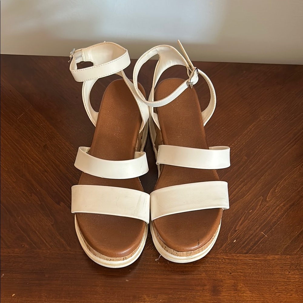 Madden Girl Cream Brown Sandals Modern Slip-On